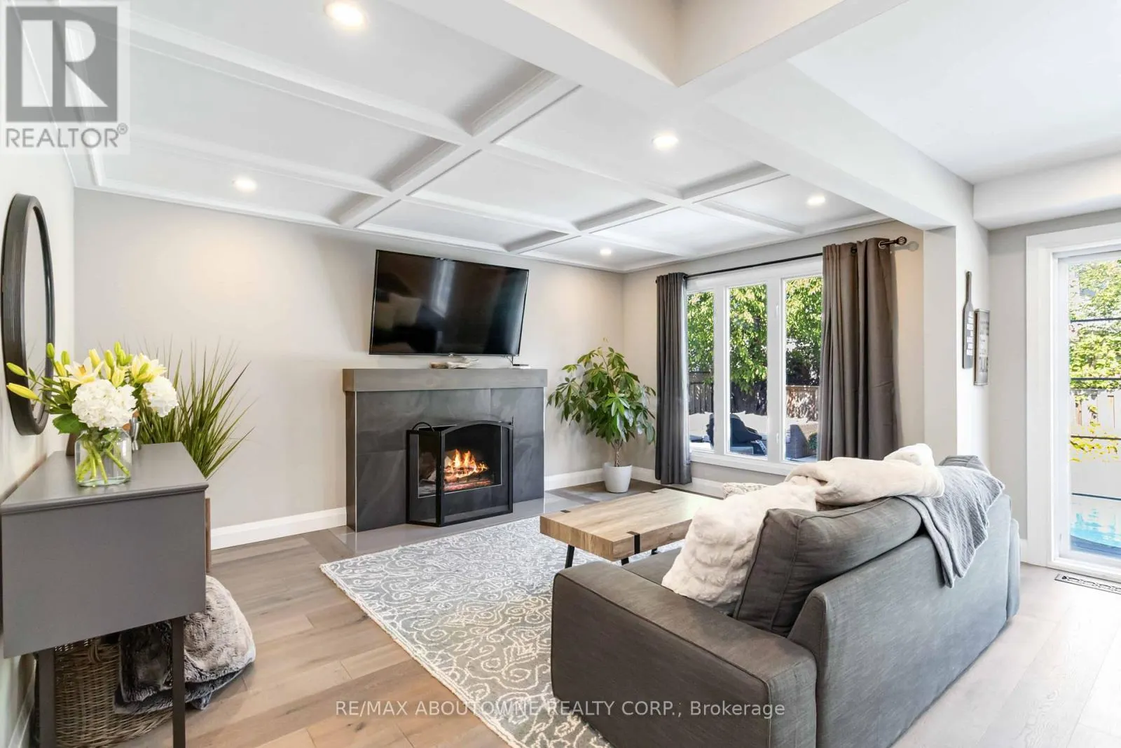 2485 WOBURN CRESCENT