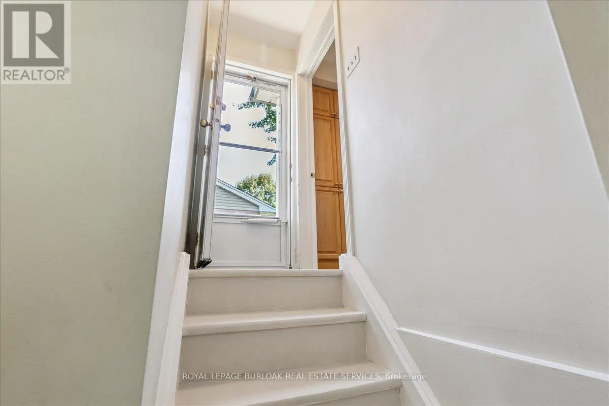 871 FRANCIS ROAD