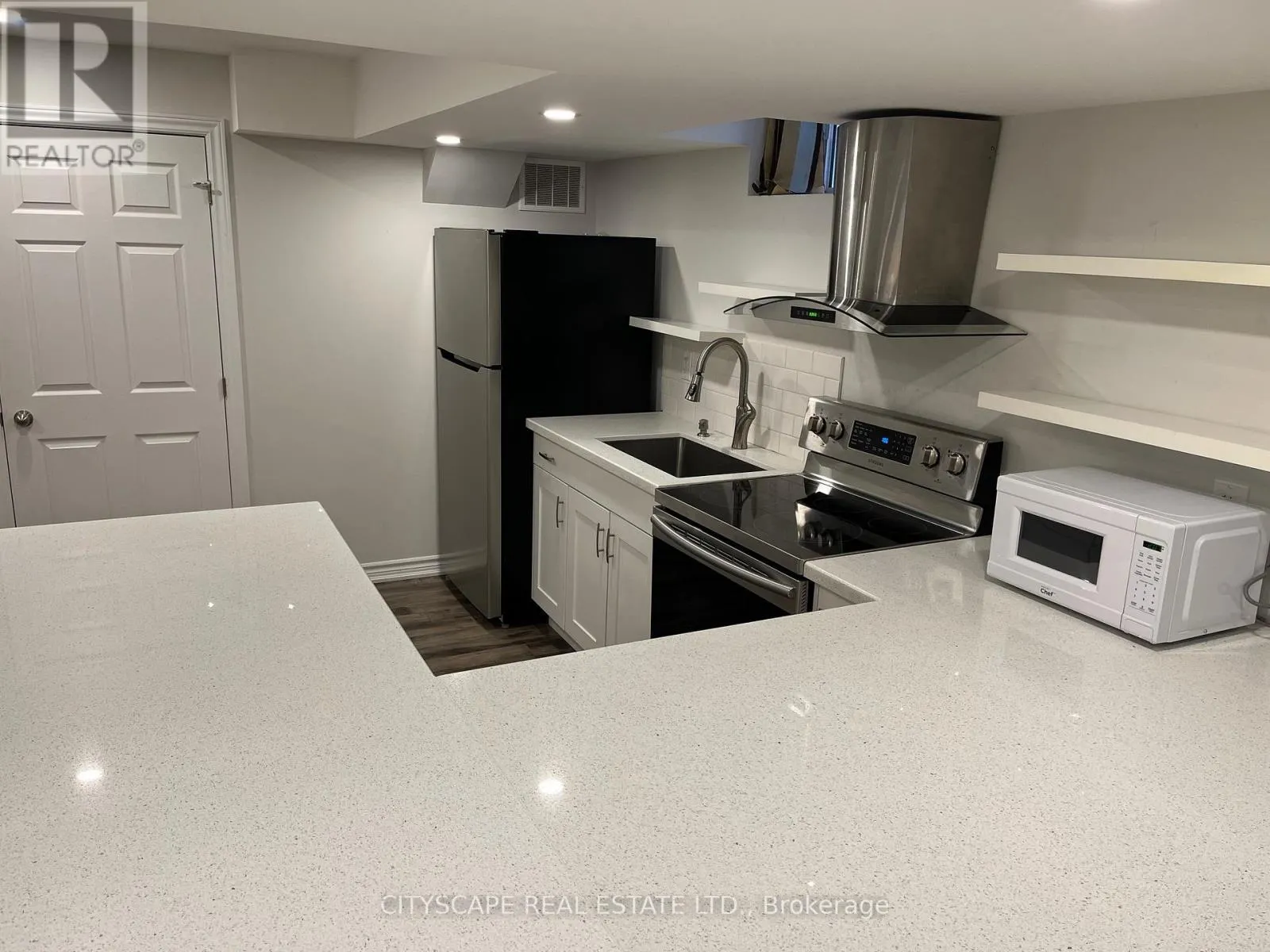 27 SEAFAIR CRESCENT