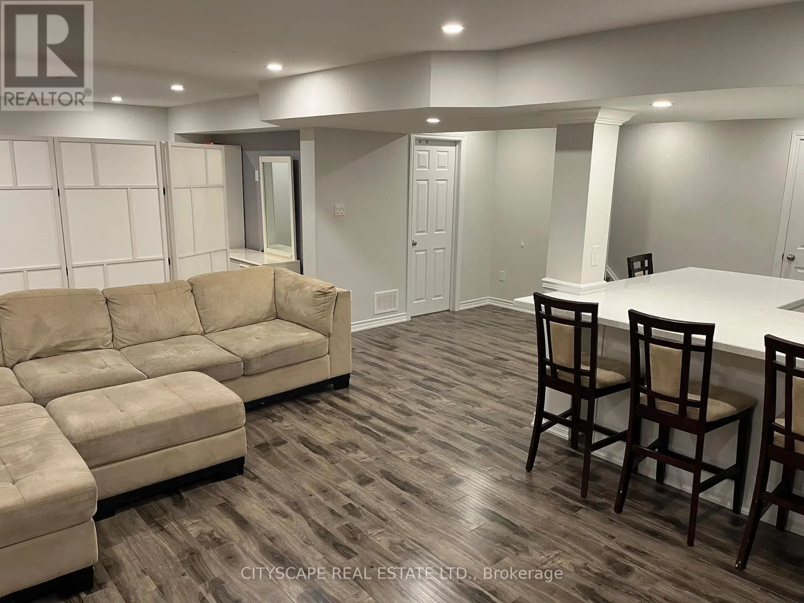 27 SEAFAIR CRESCENT