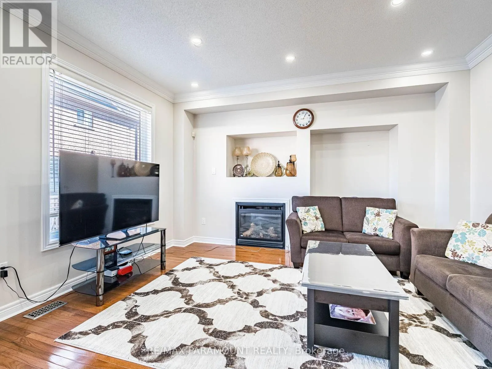 42 OUTLOOK AVENUE