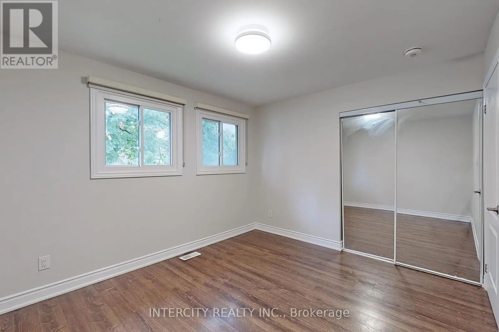 122 RUTHERFORD ROAD N