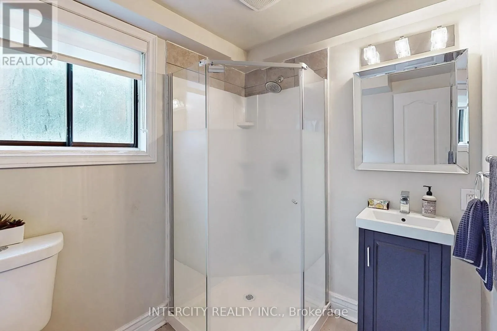 122 RUTHERFORD ROAD N