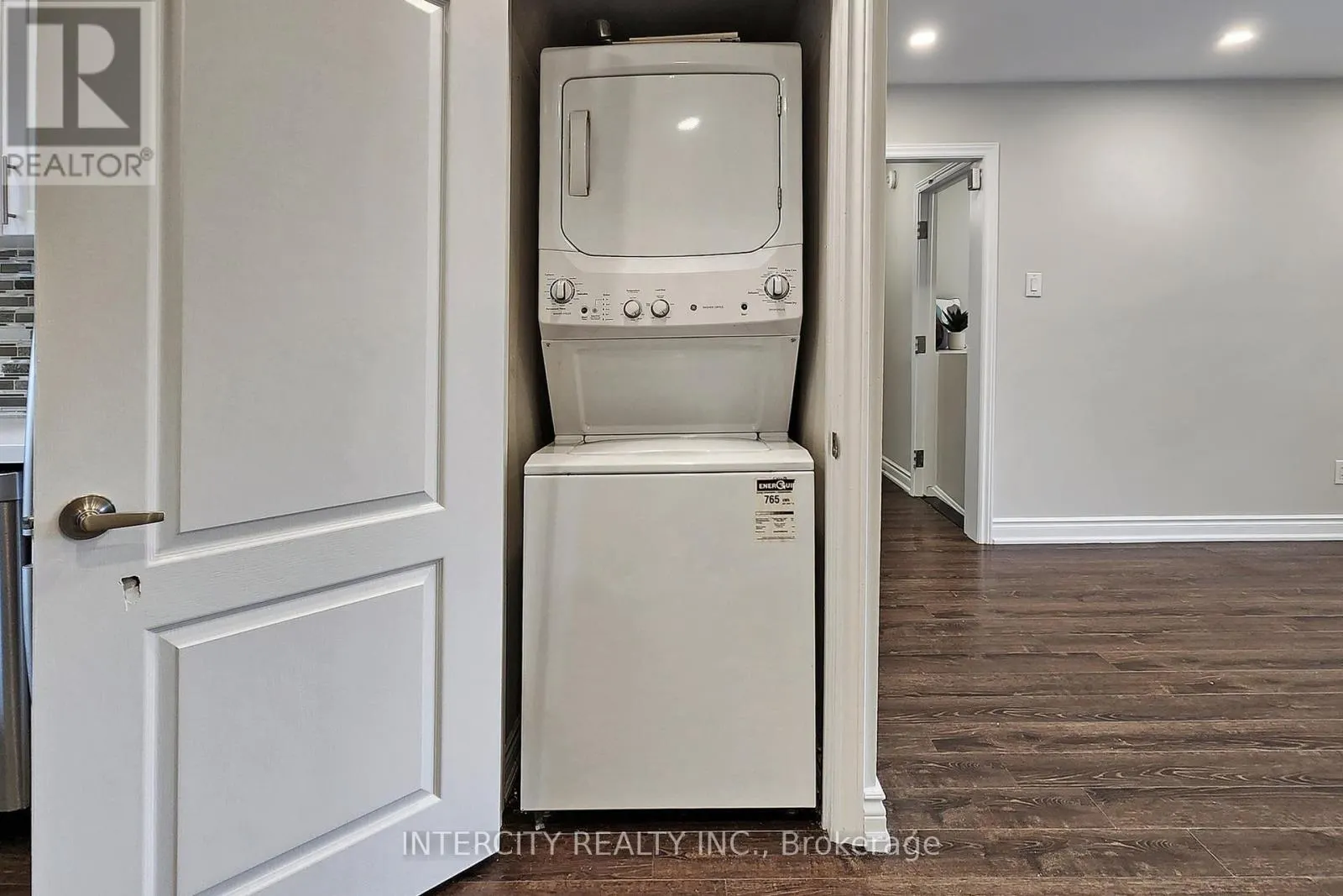 122 RUTHERFORD ROAD N