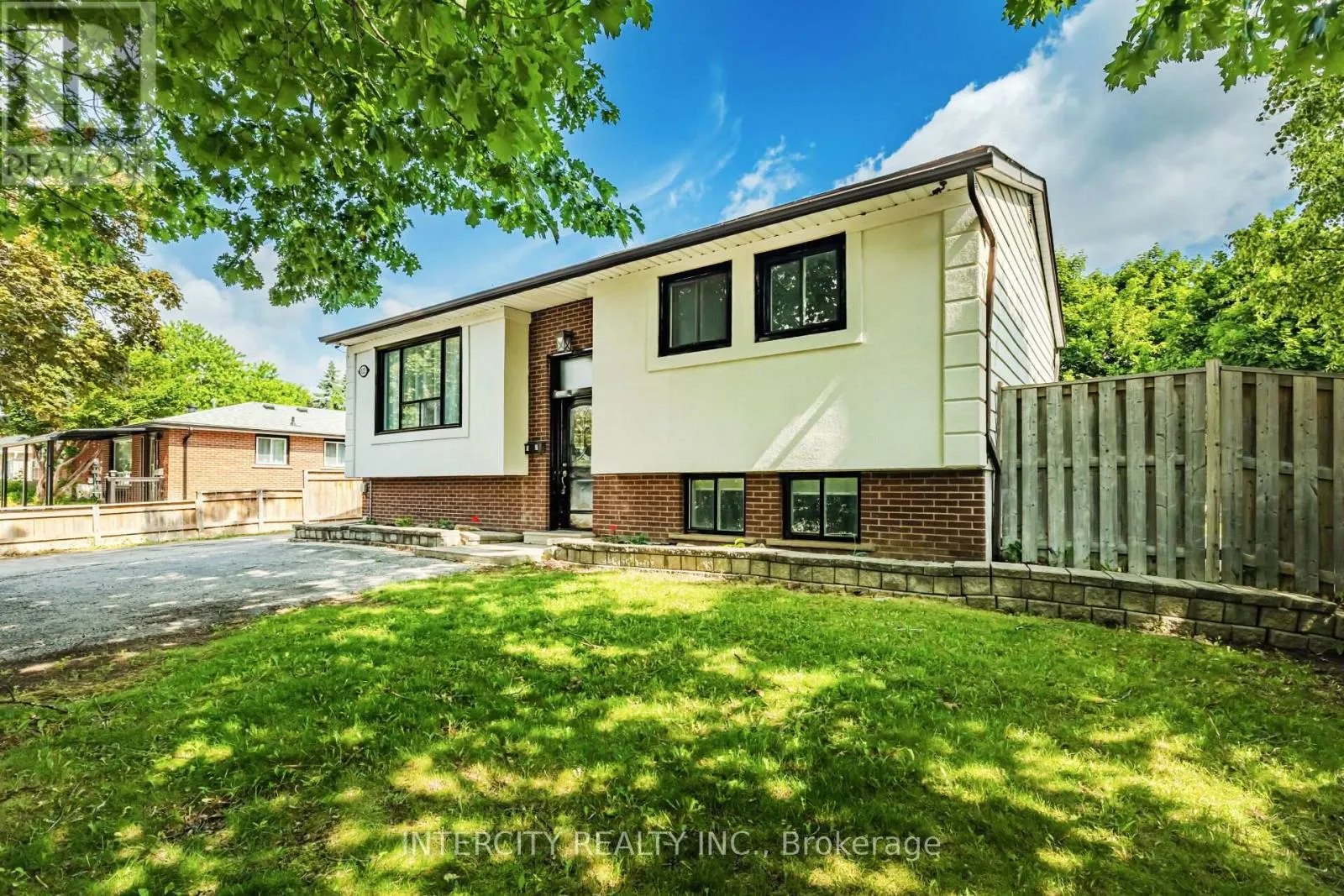 122 RUTHERFORD ROAD N