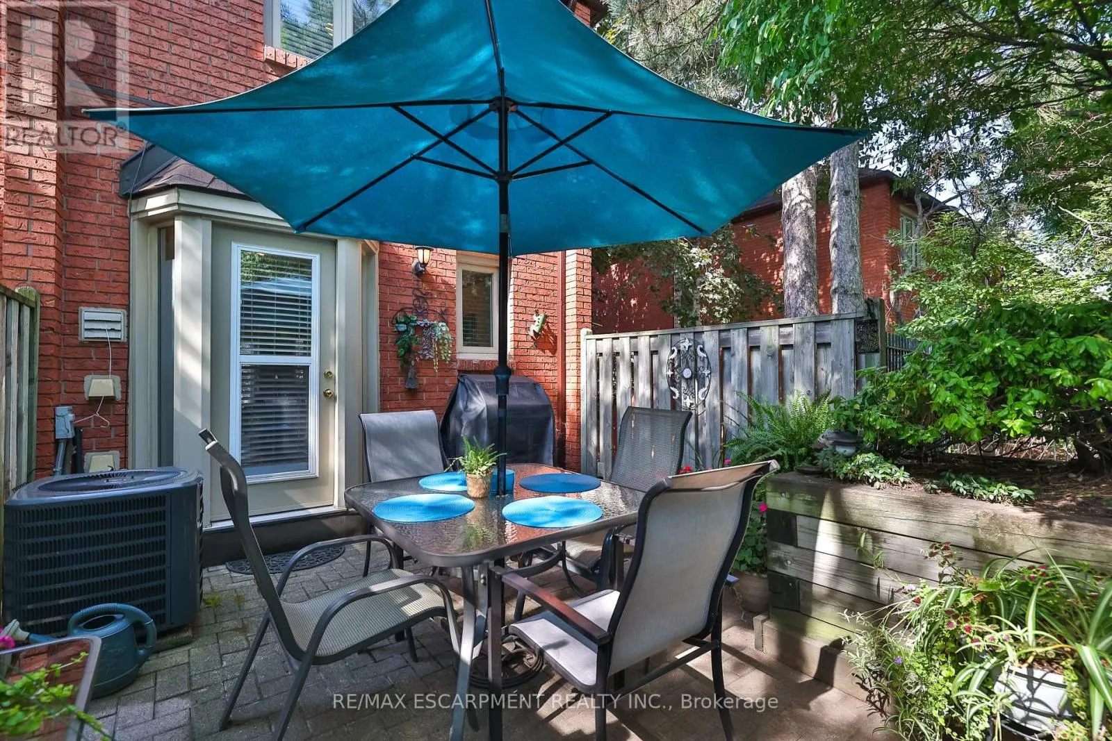 132 - 895 MAPLE AVENUE