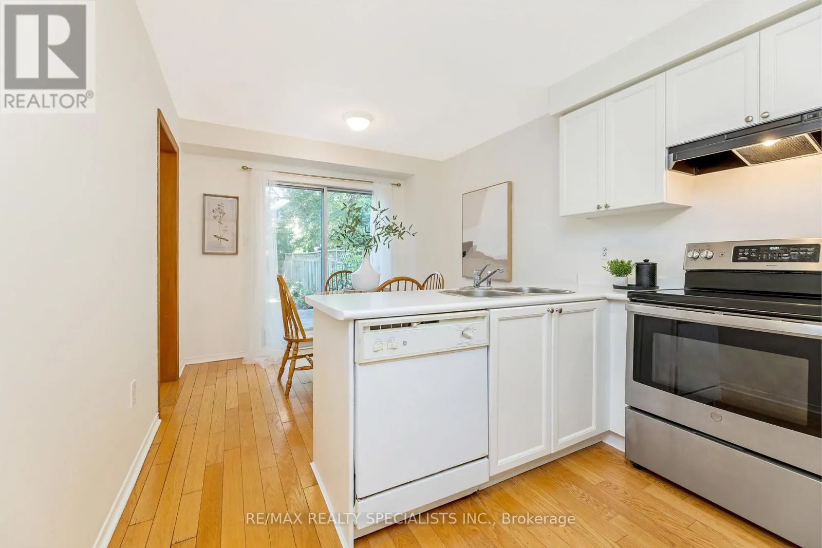 421 LEVANNA LANE
