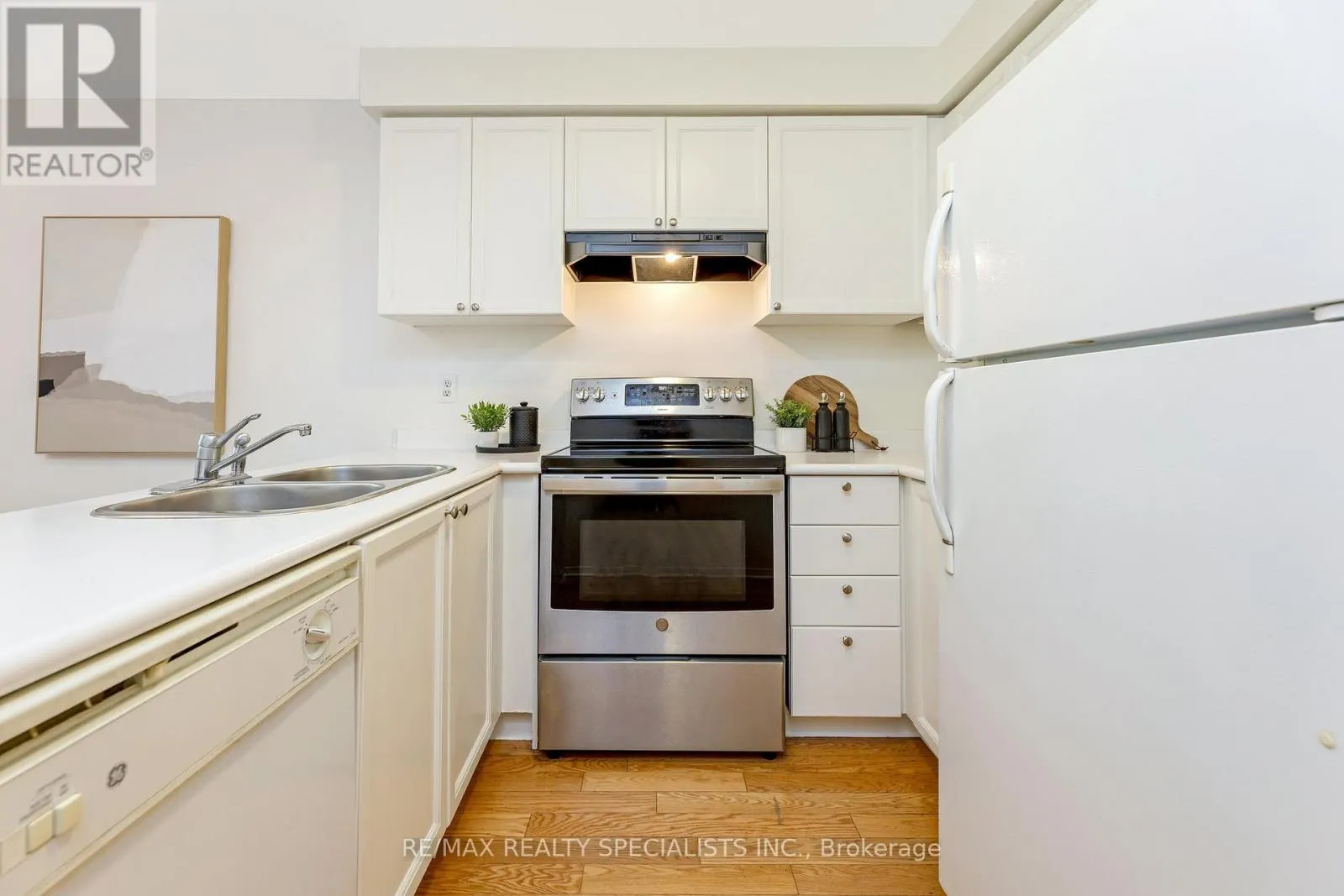 421 LEVANNA LANE