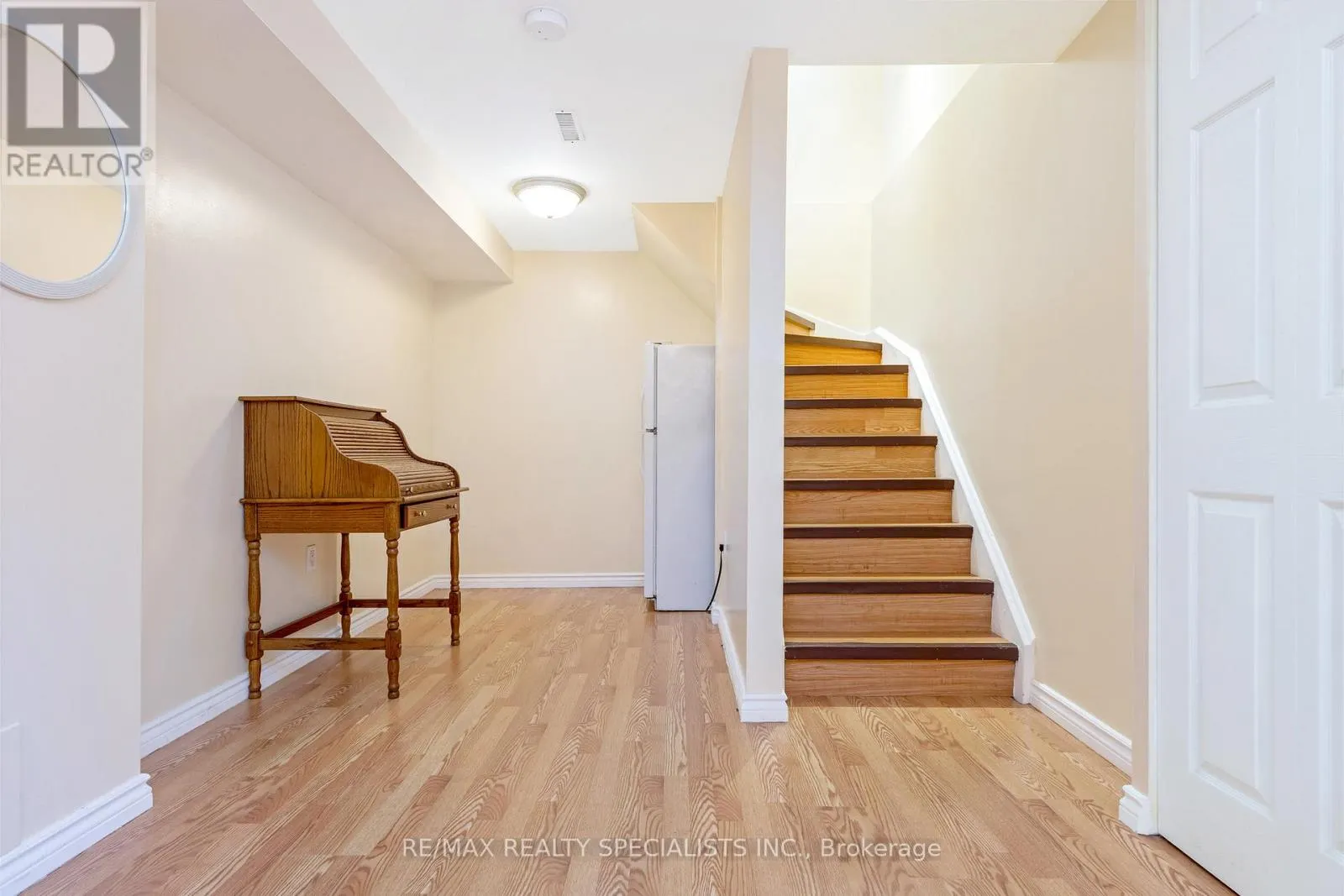 421 LEVANNA LANE