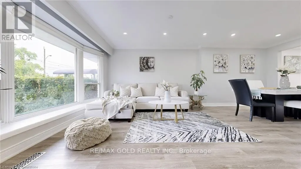 28 NAVENBY CRESCENT