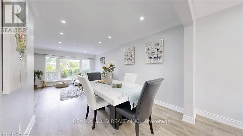 28 NAVENBY CRESCENT