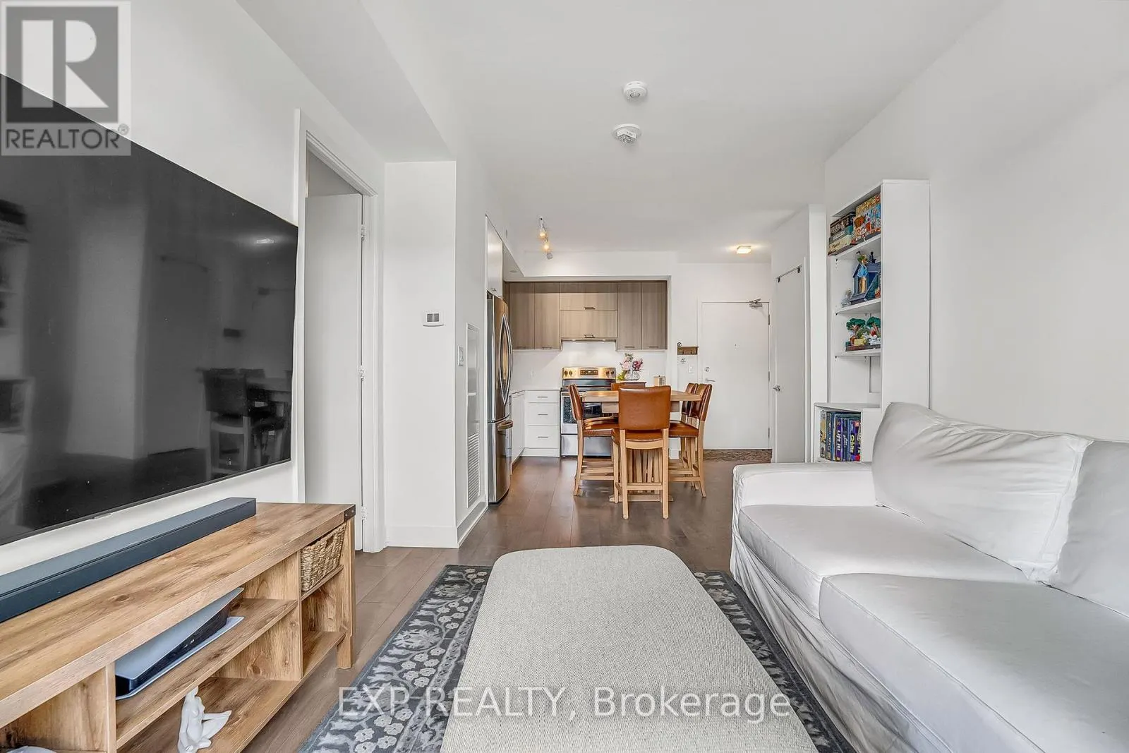 207 - 180 VETERANS DRIVE