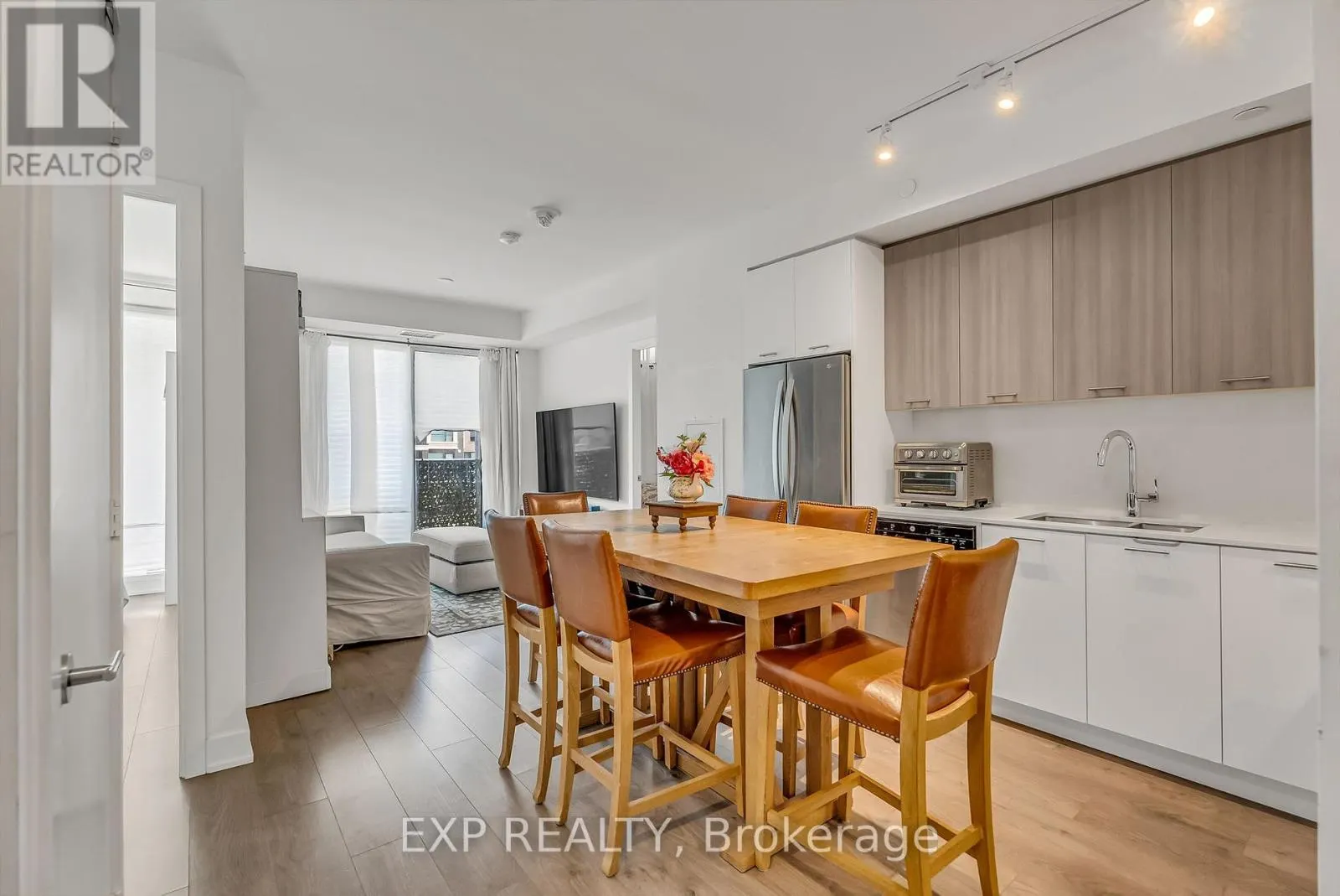 207 - 180 VETERANS DRIVE