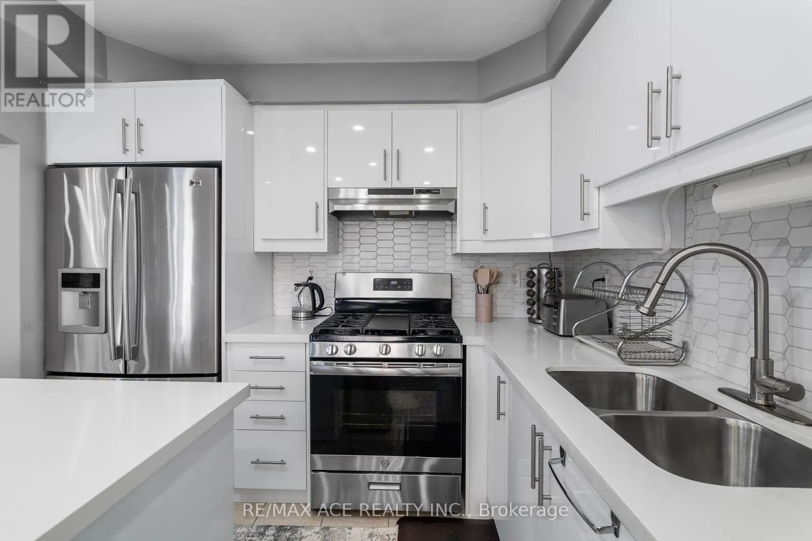 22 APPLE VALLEY WAY