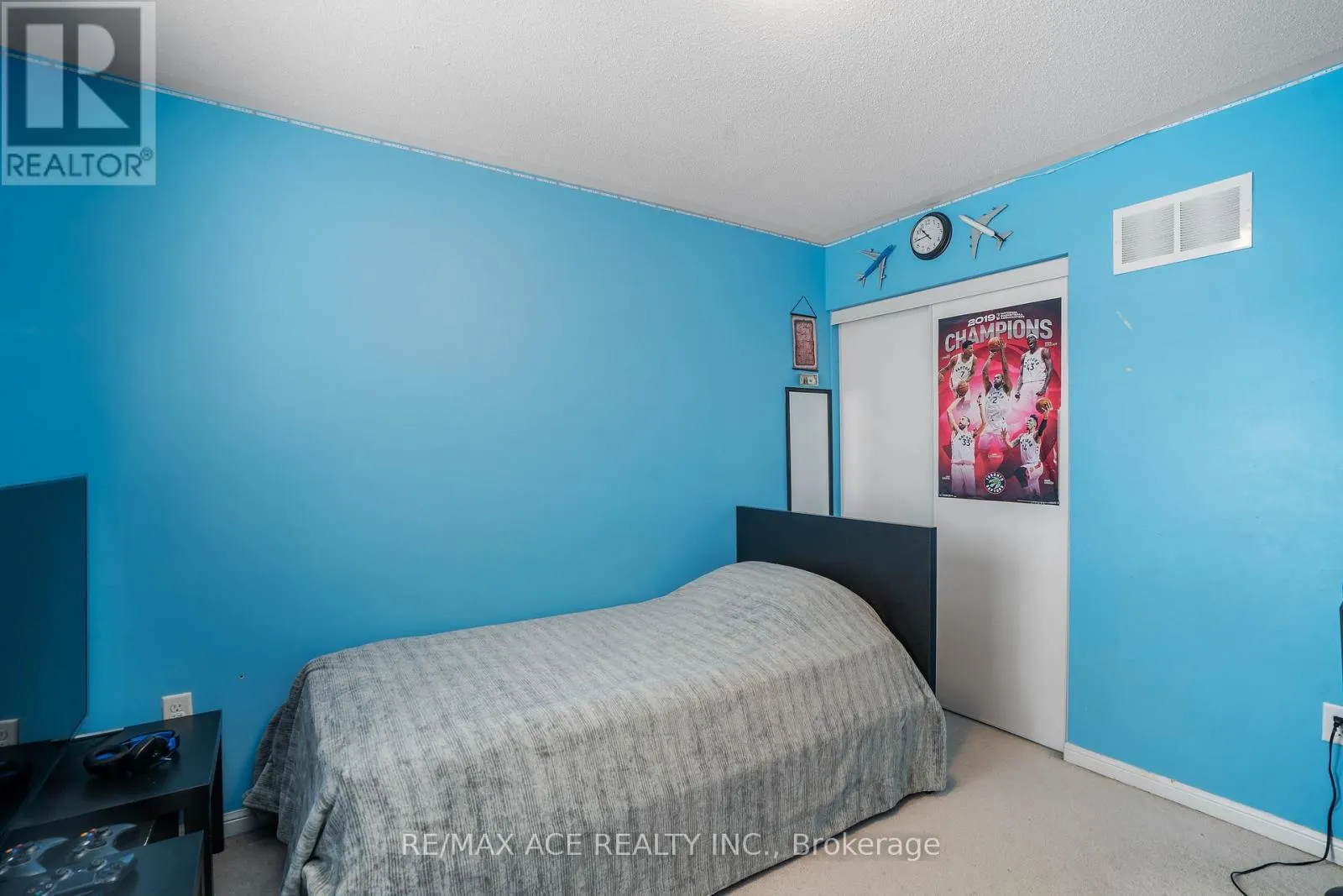 22 APPLE VALLEY WAY