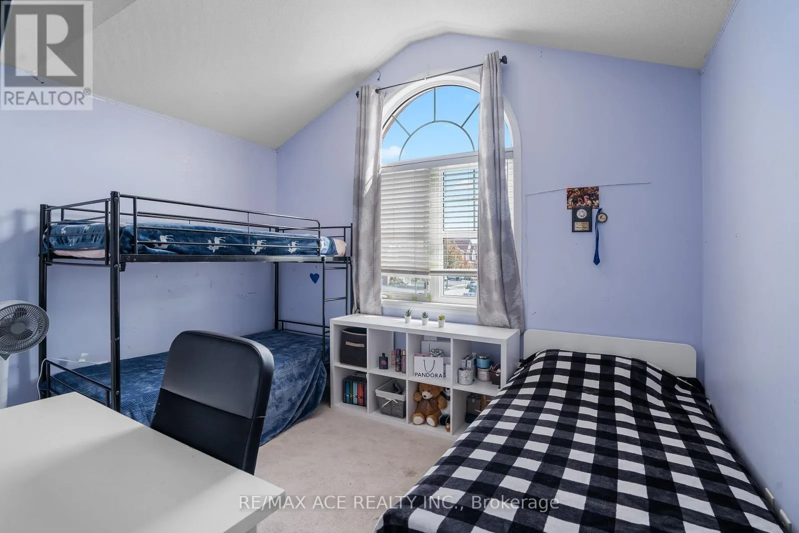 22 APPLE VALLEY WAY
