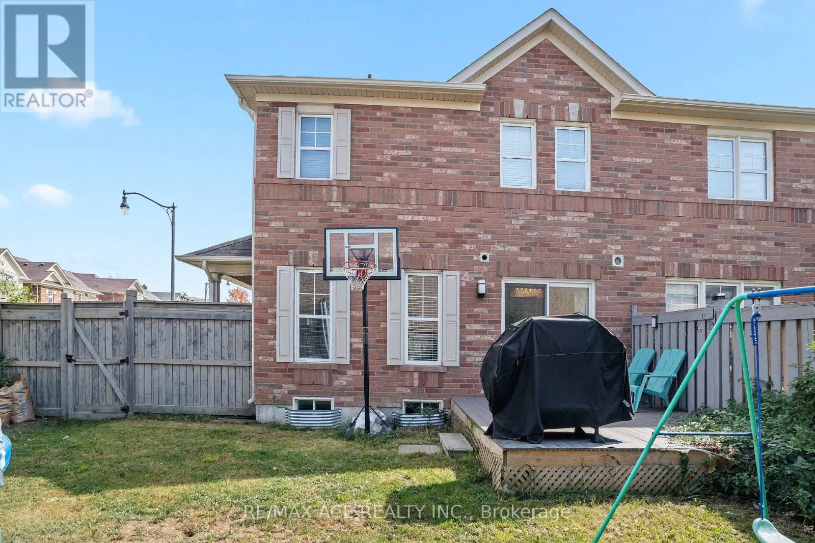 22 APPLE VALLEY WAY