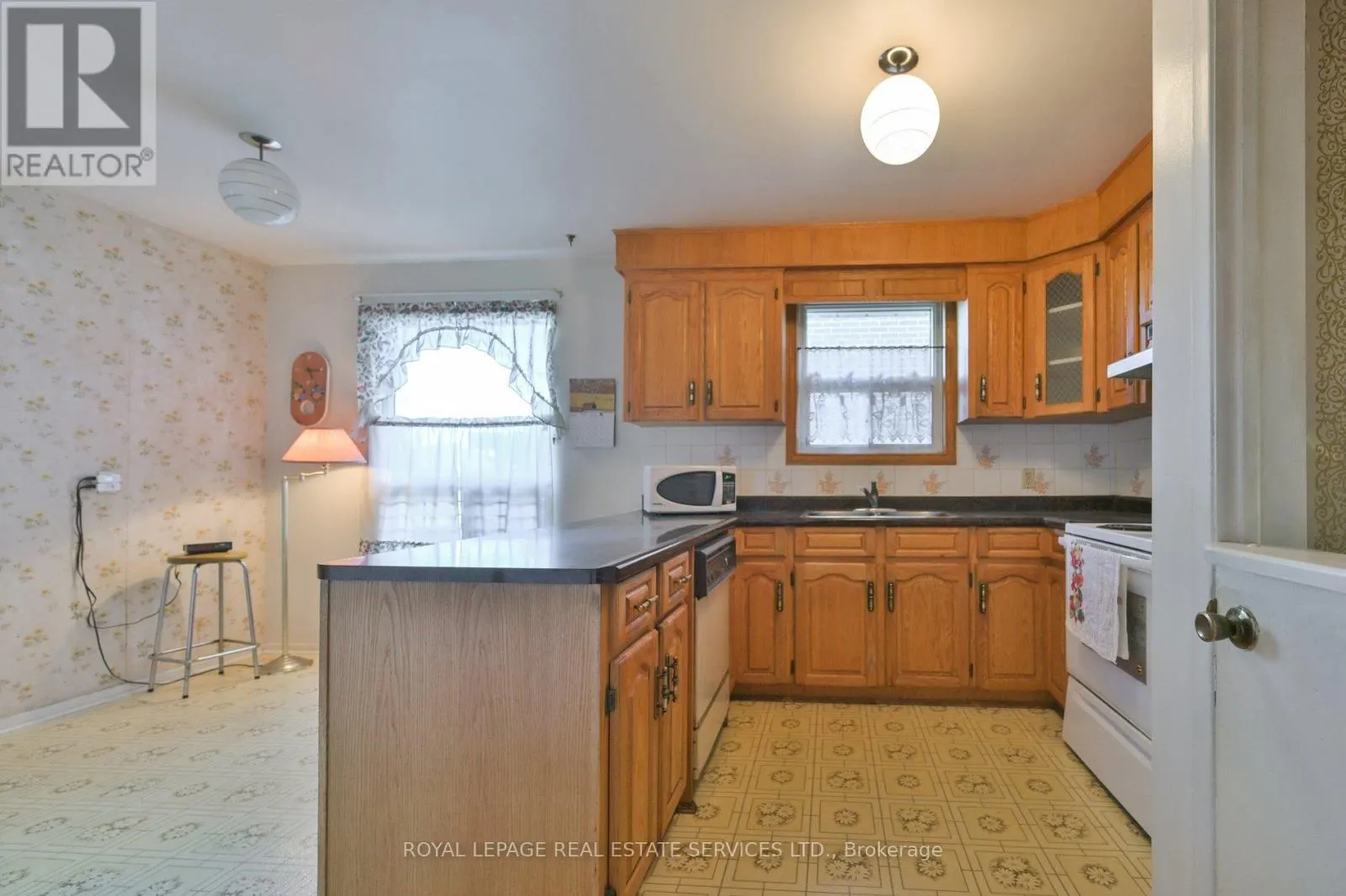 18 TORRINGTON DRIVE