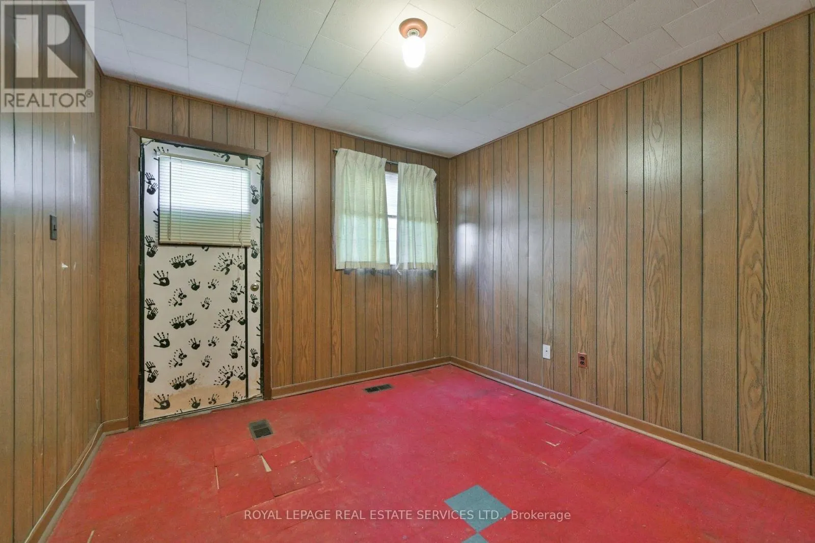 18 TORRINGTON DRIVE