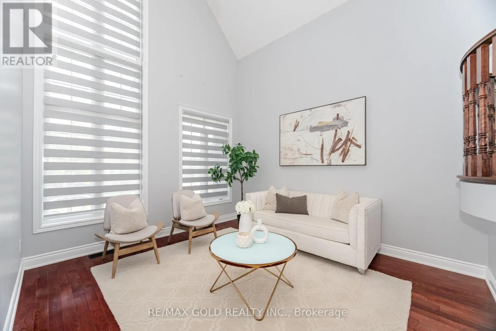 32 EAGLESPRINGS CRESCENT