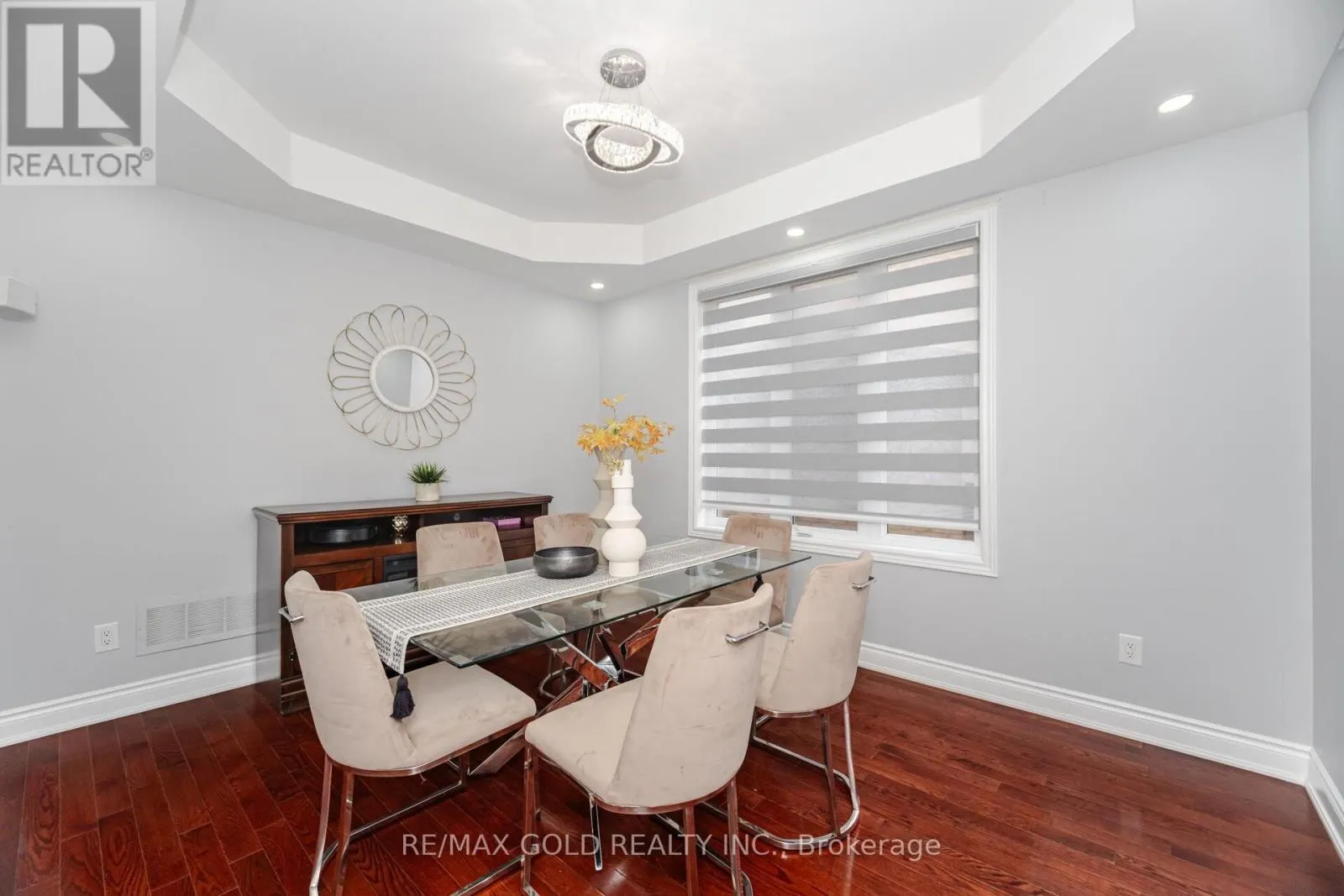 32 EAGLESPRINGS CRESCENT