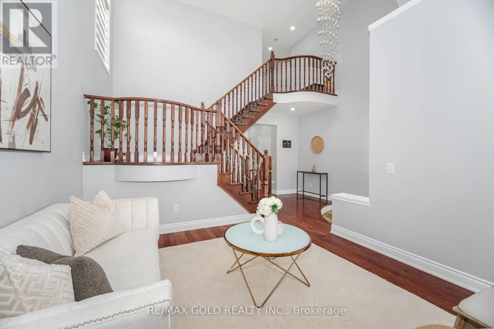 32 EAGLESPRINGS CRESCENT