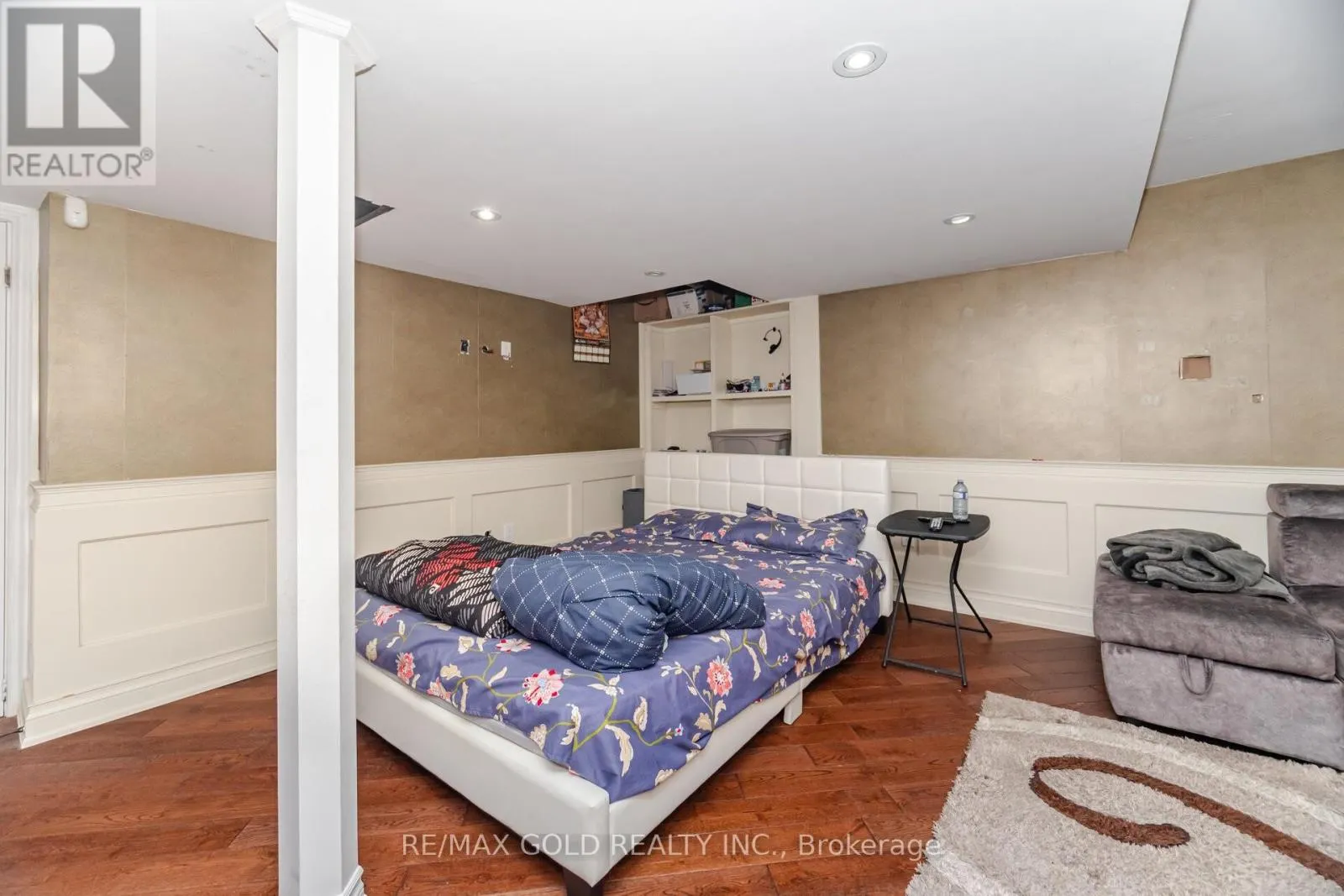 32 EAGLESPRINGS CRESCENT