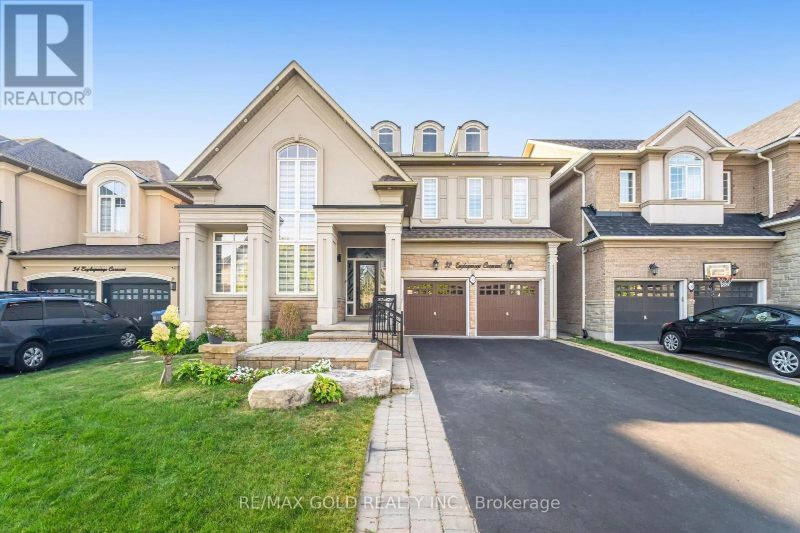 32 EAGLESPRINGS CRESCENT