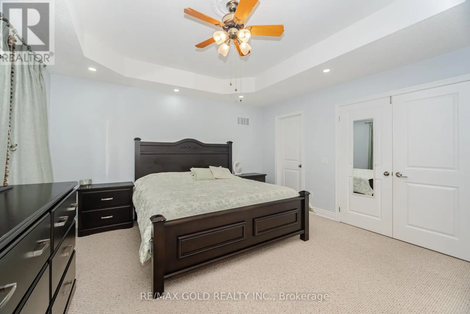 32 EAGLESPRINGS CRESCENT