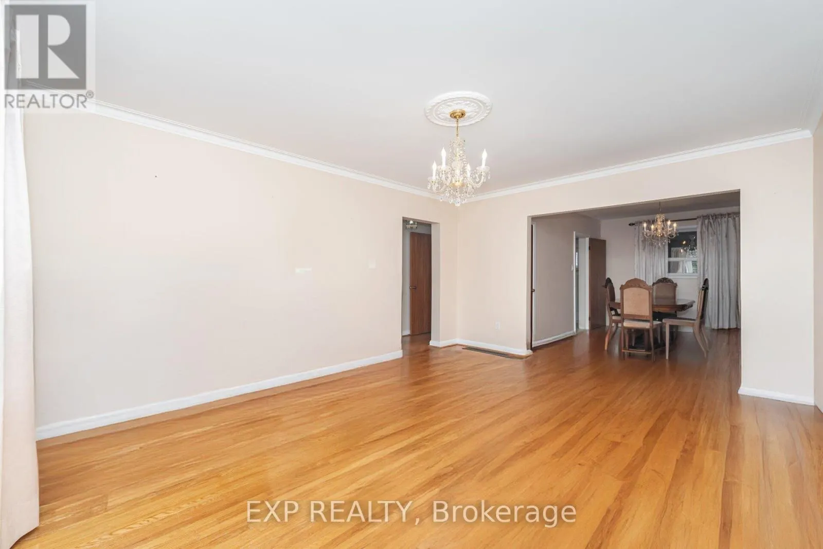 35 CLAIRTON CRESCENT
