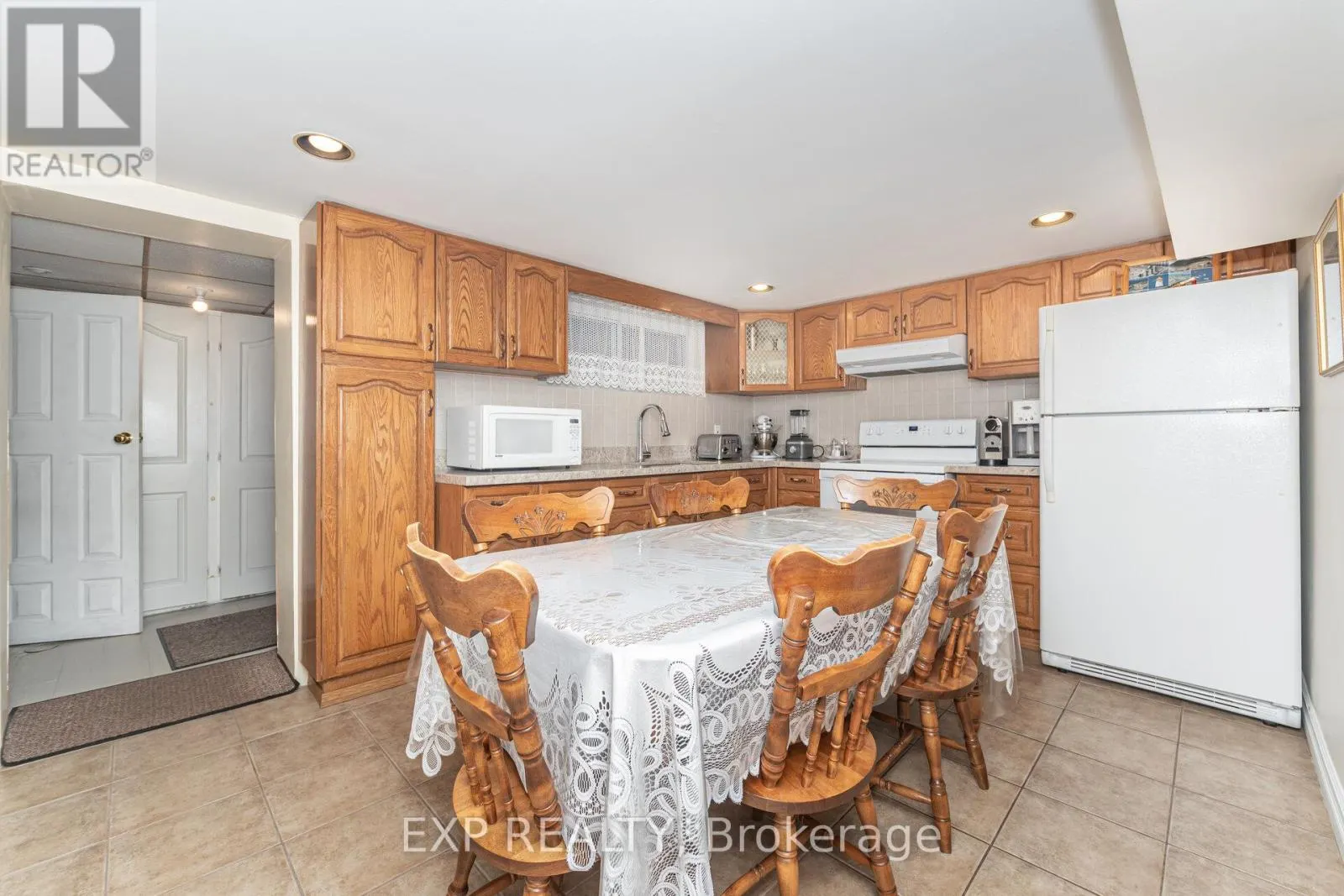 35 CLAIRTON CRESCENT