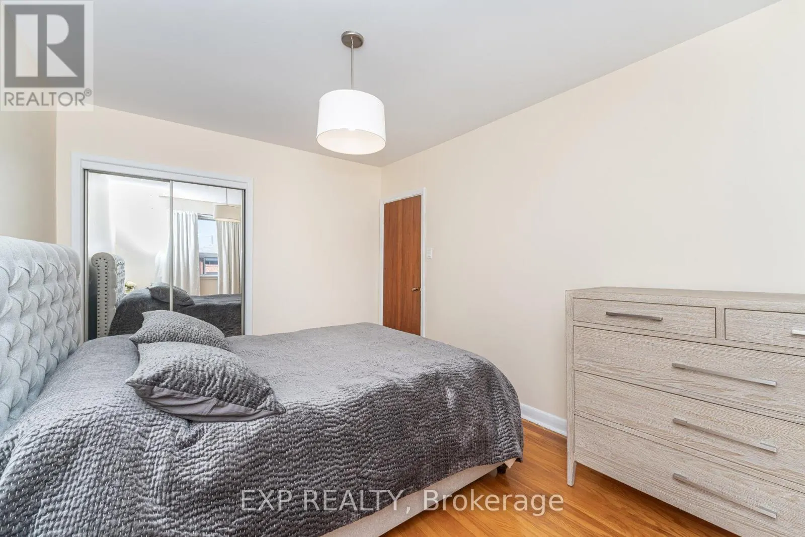 35 CLAIRTON CRESCENT
