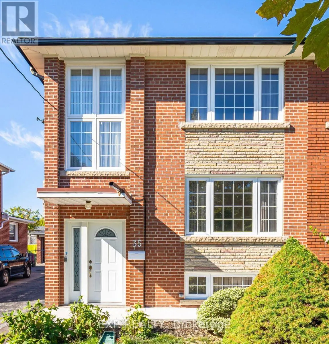 35 CLAIRTON CRESCENT
