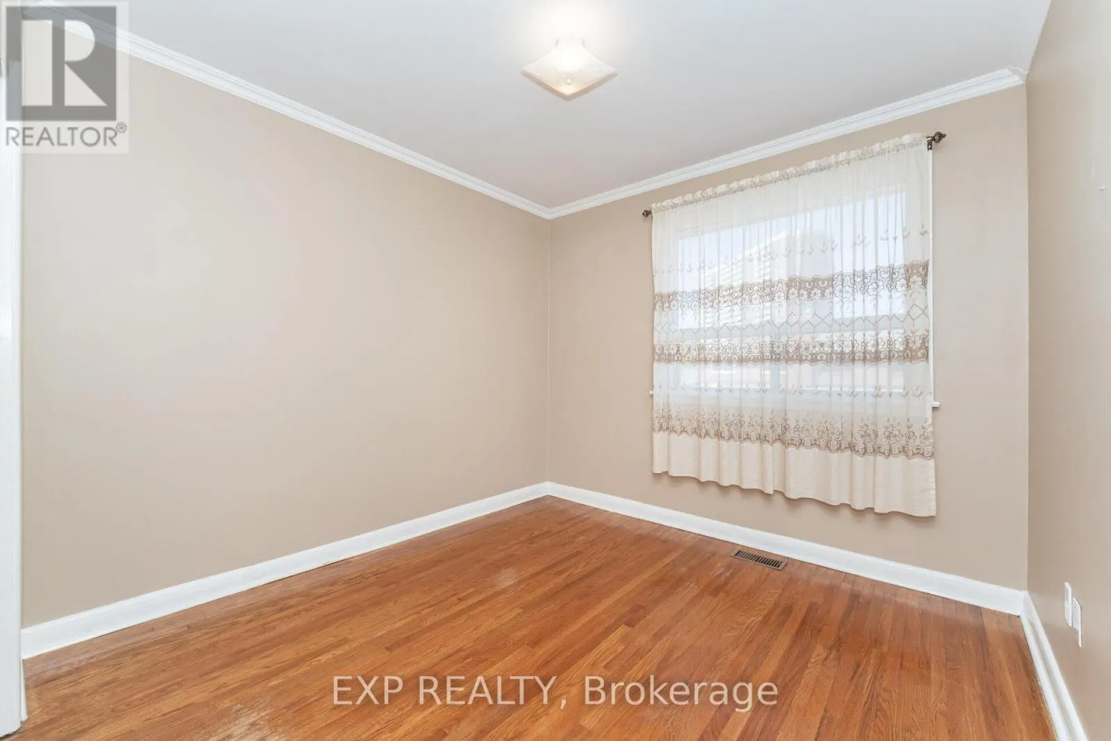 35 CLAIRTON CRESCENT
