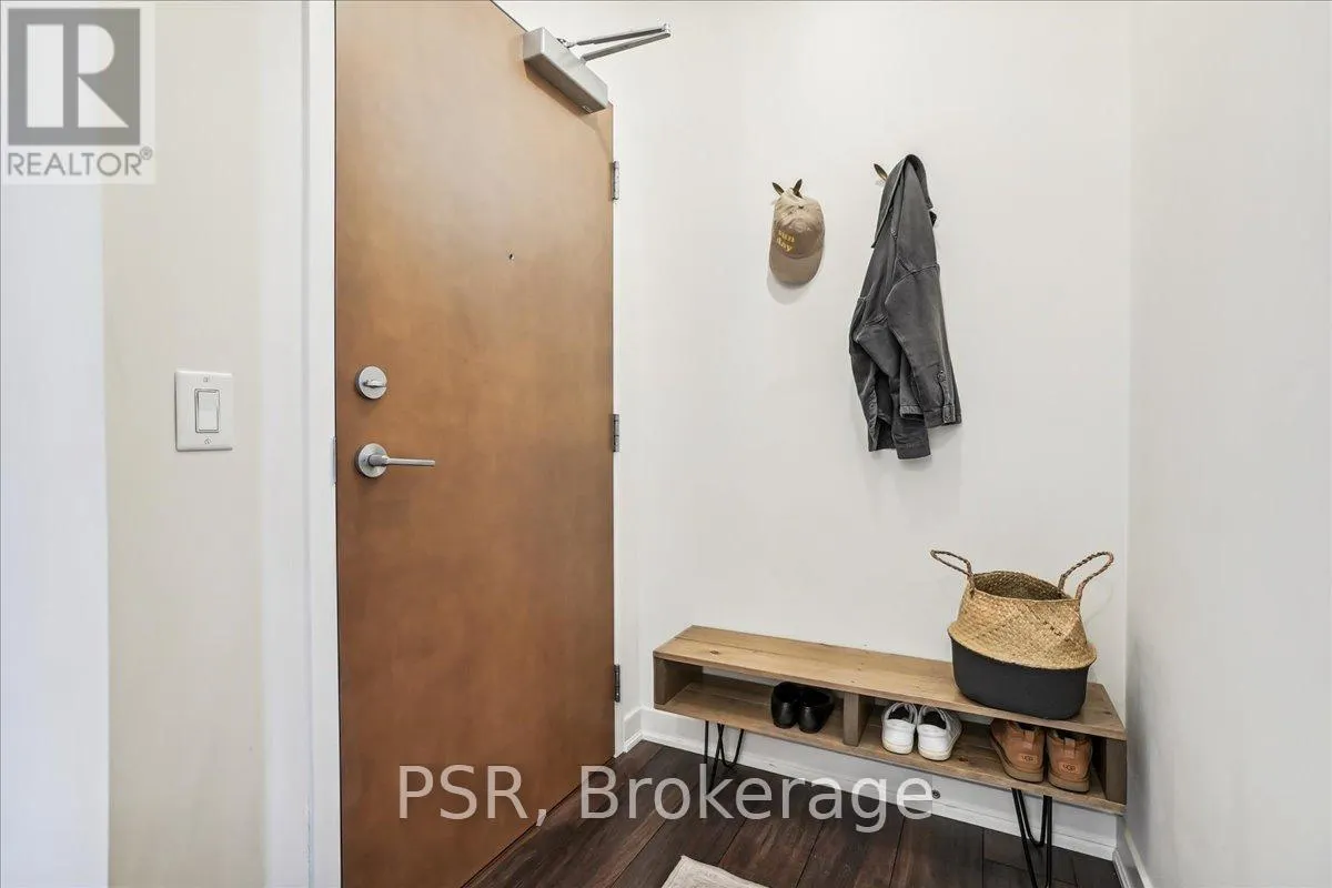 211 - 320 PLAINS ROAD E