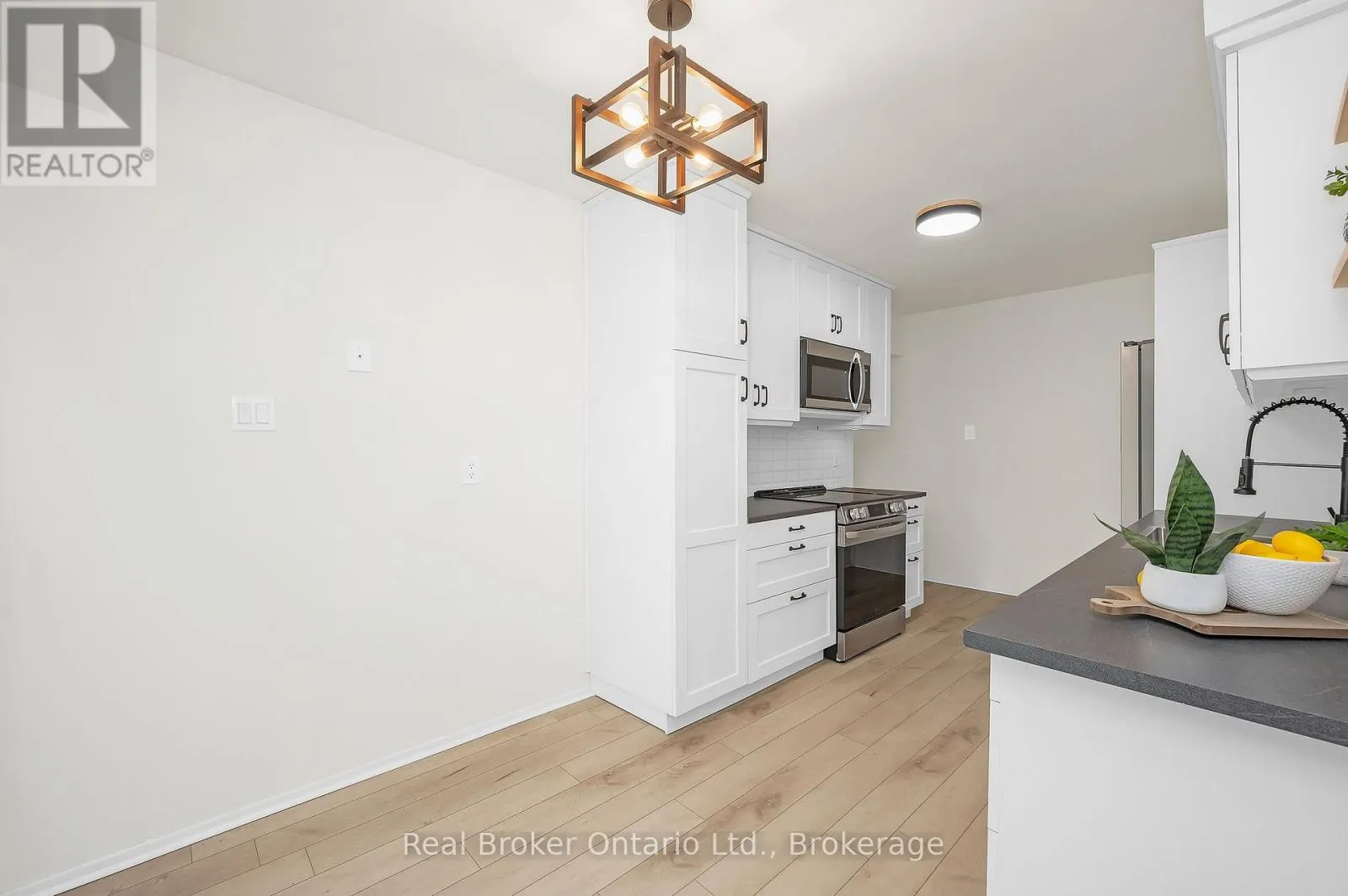 815 SWEETWATER CRESCENT
