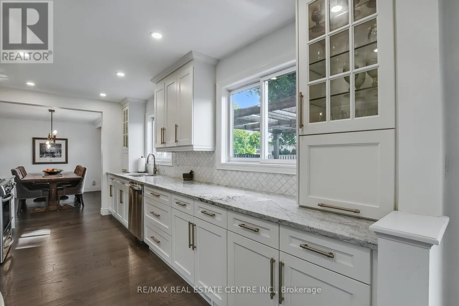 820 HEMLOCK DRIVE