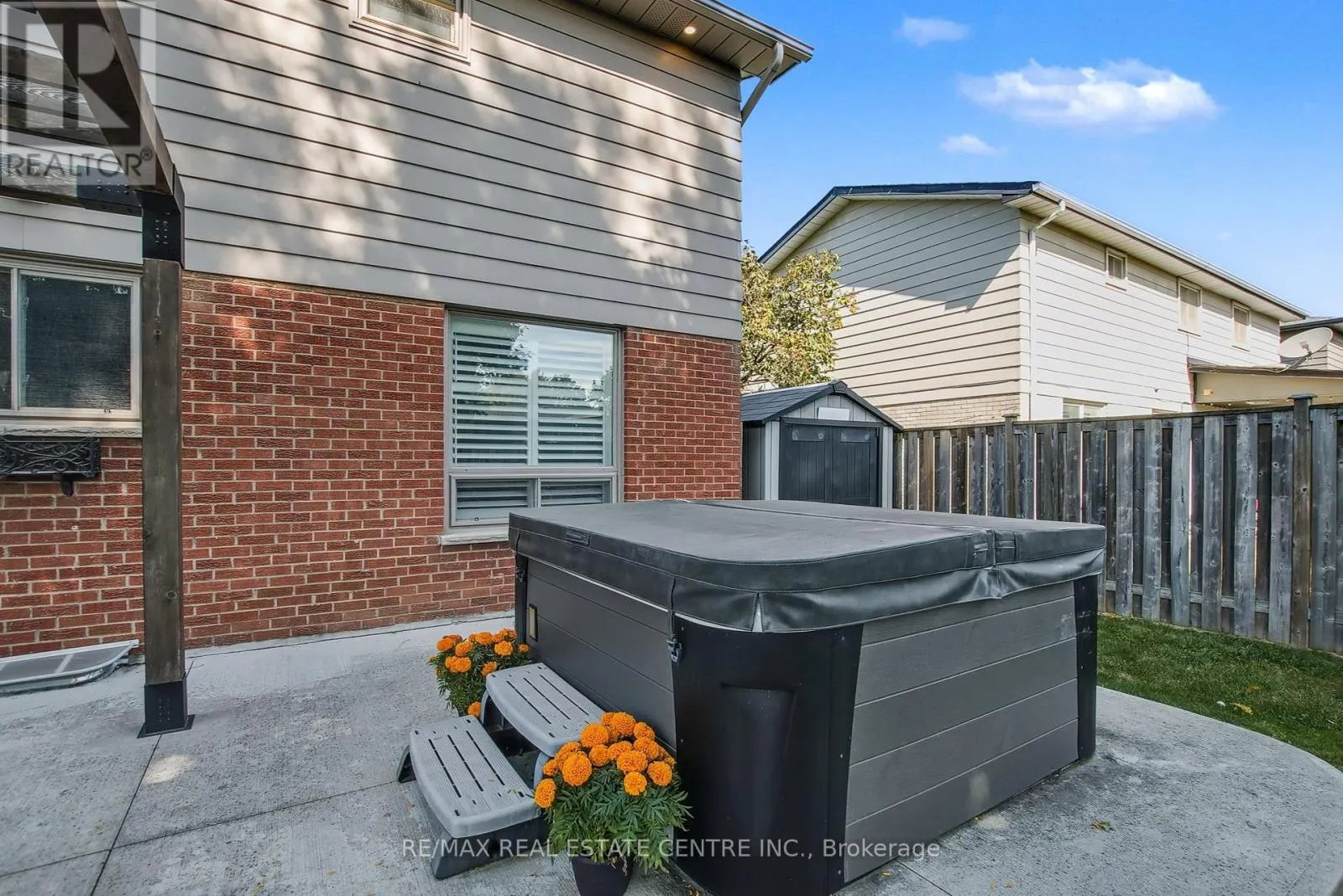 820 HEMLOCK DRIVE