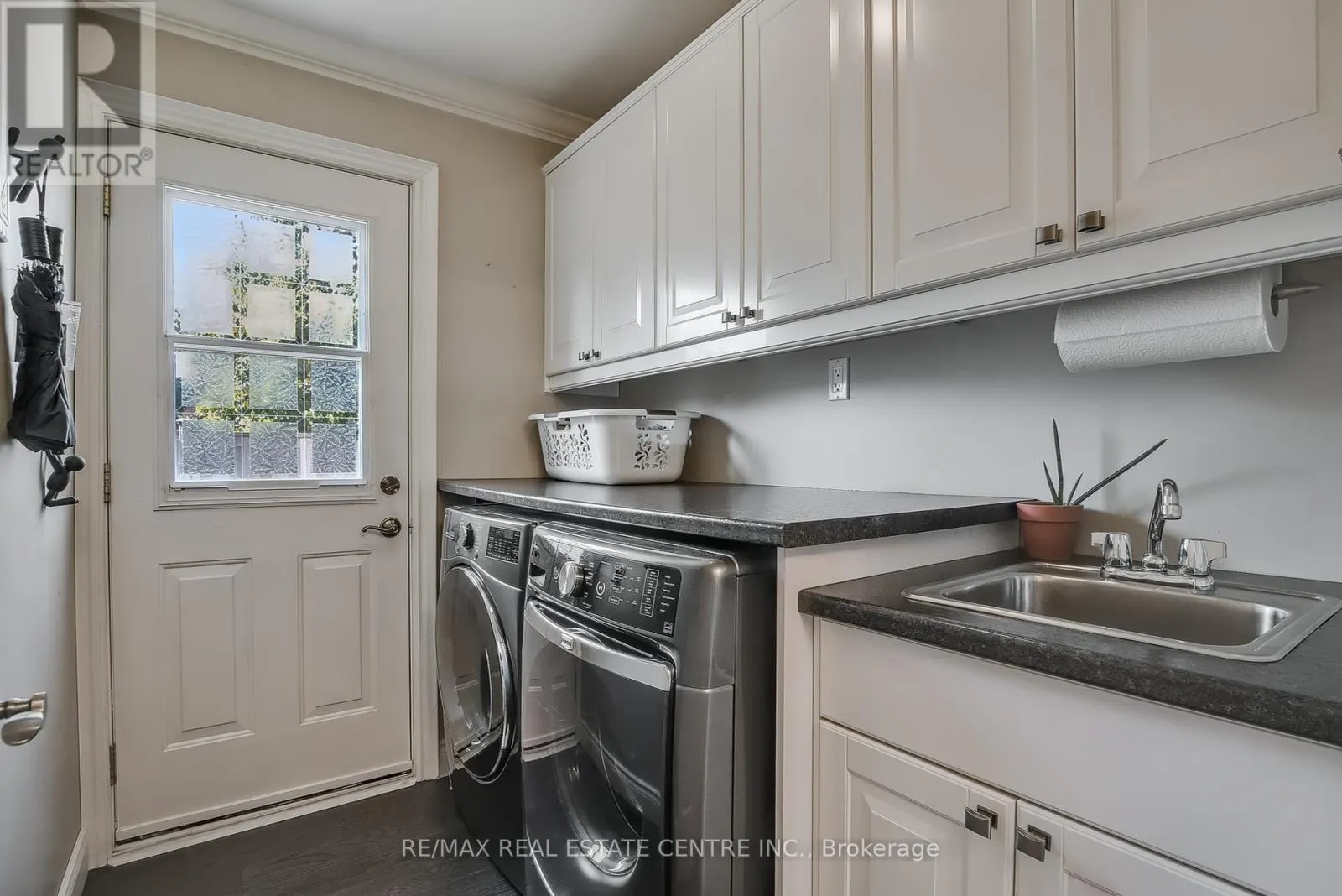 820 HEMLOCK DRIVE