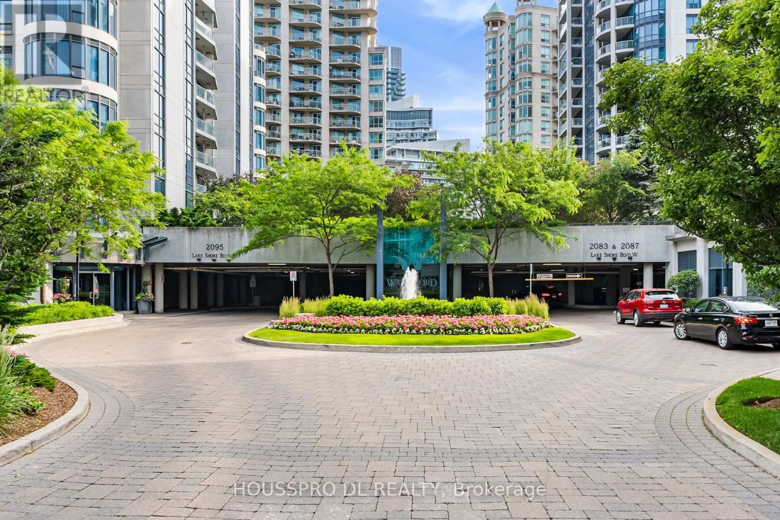 220 - 2095 LAKE SHORE BOULEVARD W