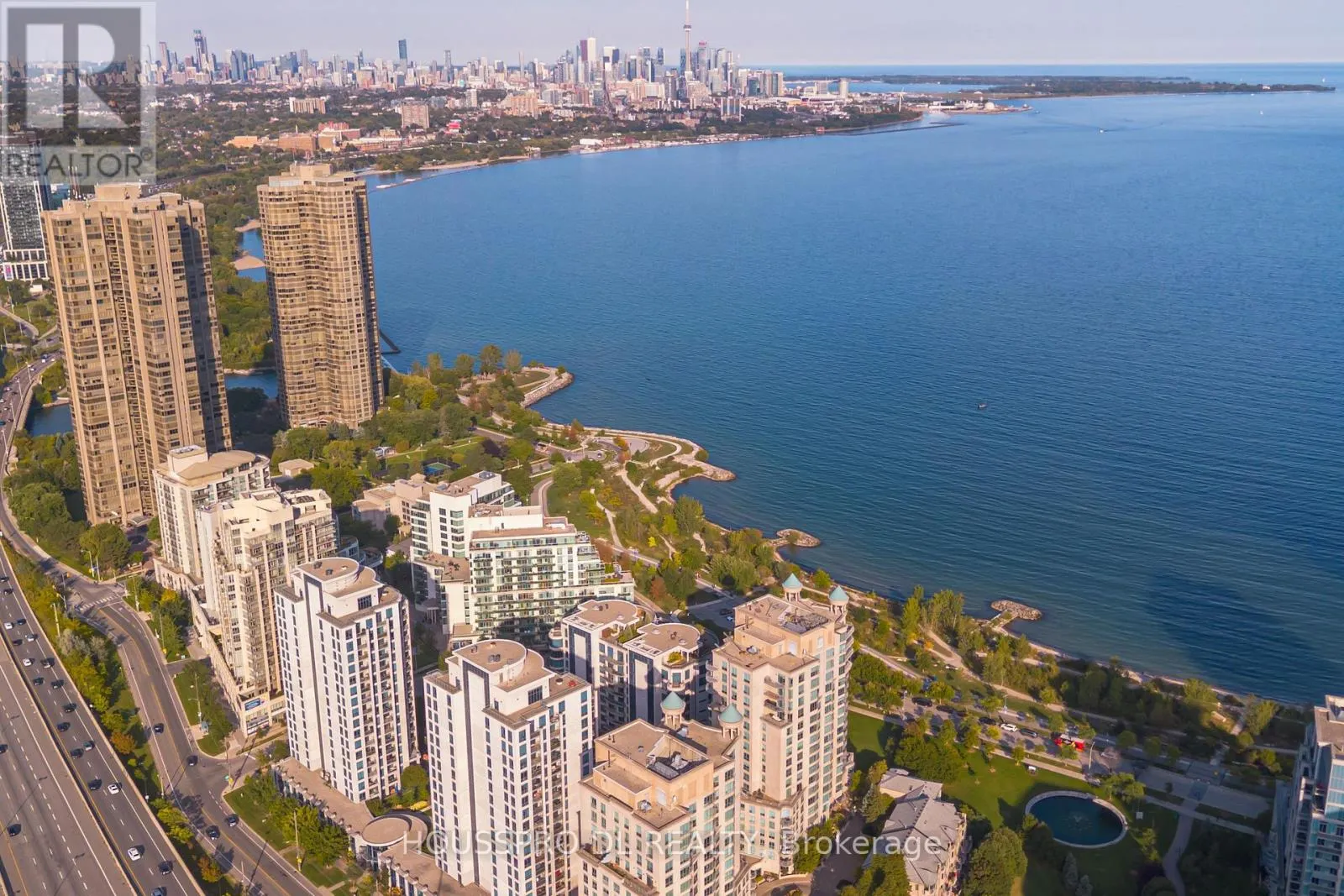 220 - 2095 LAKE SHORE BOULEVARD W