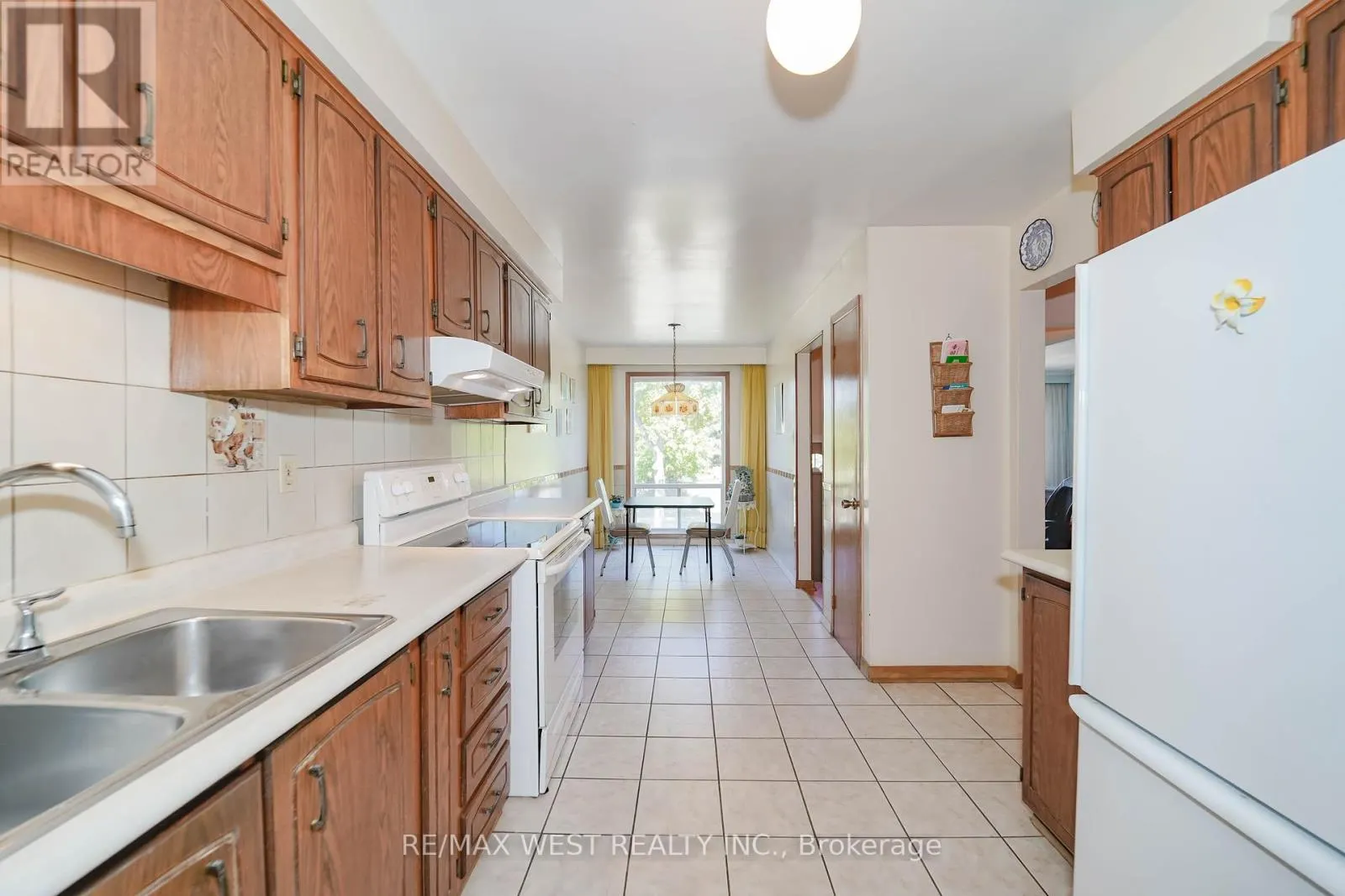61 LONGBOURNE DRIVE