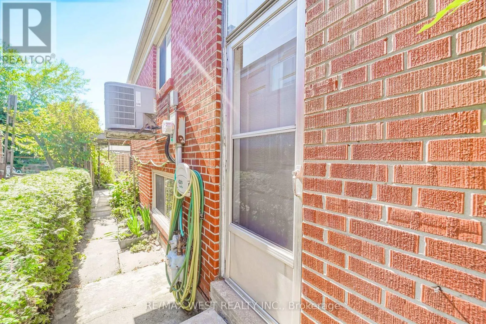 61 LONGBOURNE DRIVE