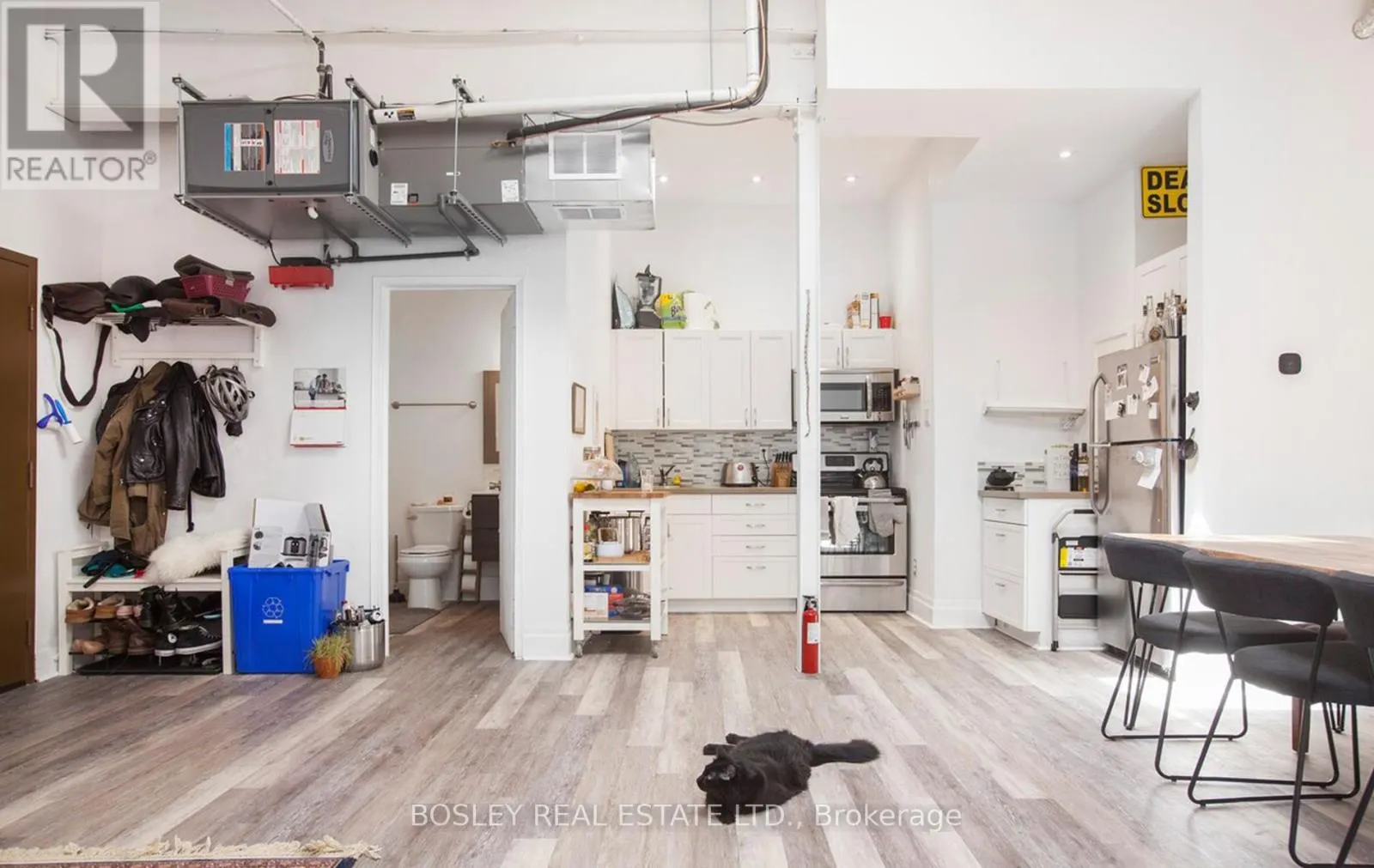 202 - 137 RONCESVALLES AVENUE