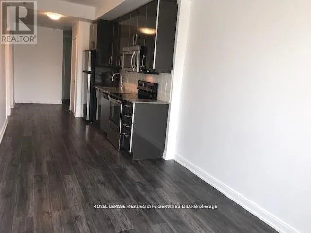 412 - 760 THE QUEENSWAY