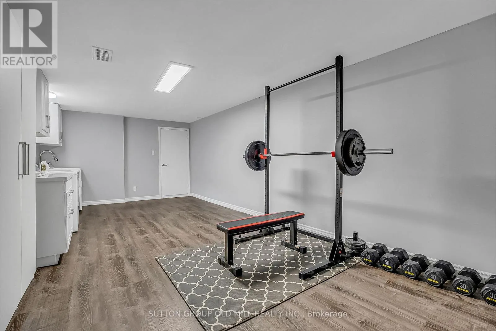 40 LEMONWOOD DRIVE