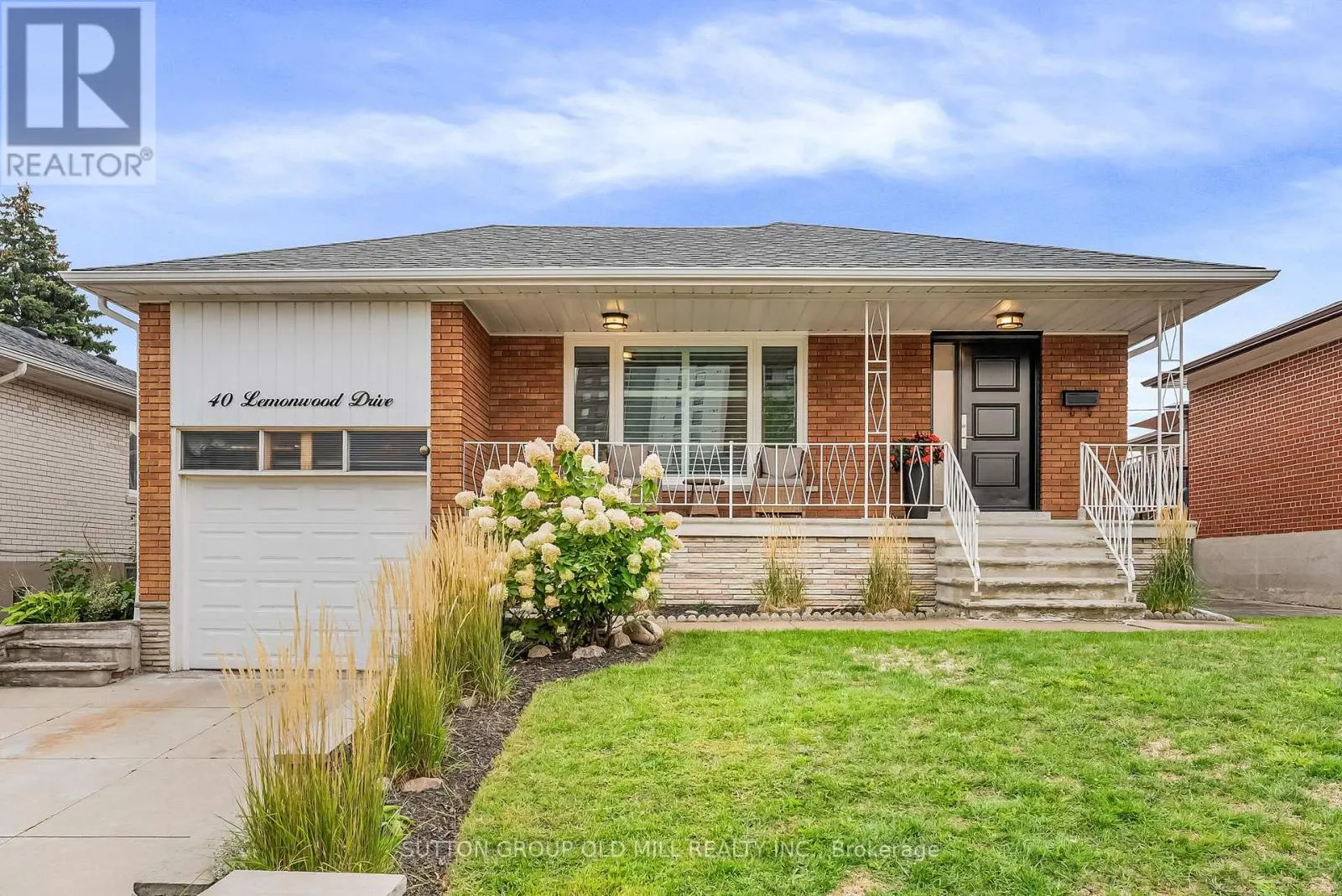 40 LEMONWOOD DRIVE