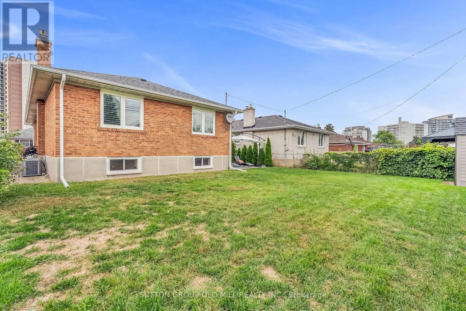 40 LEMONWOOD DRIVE