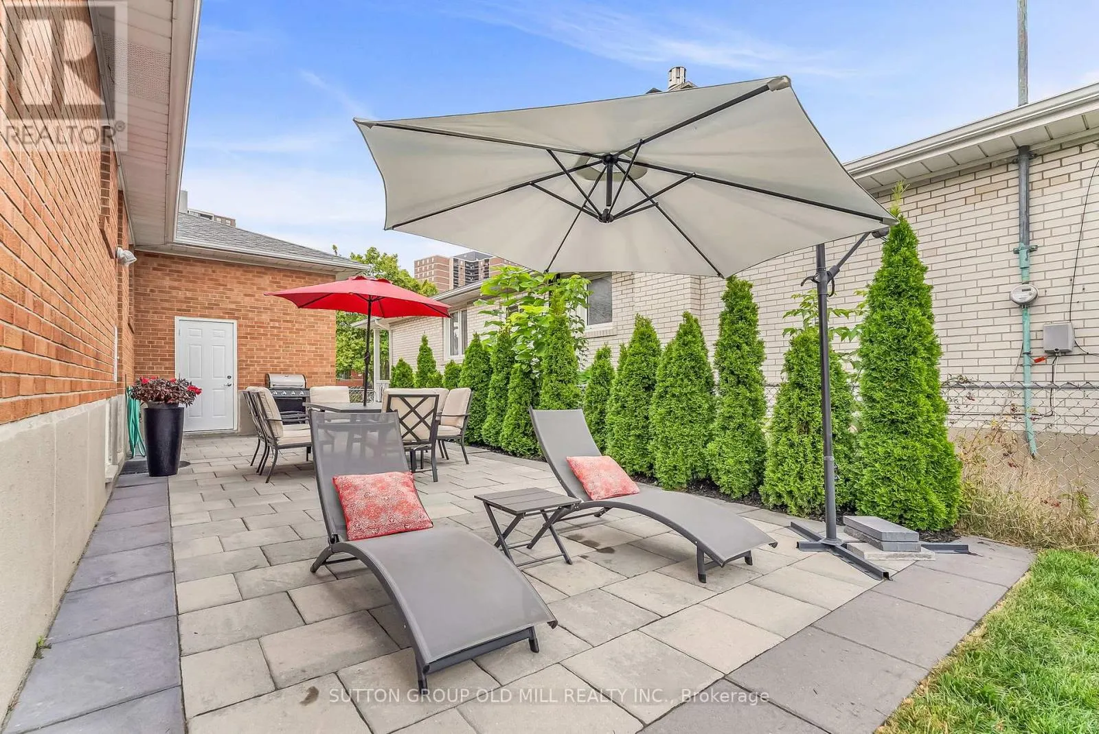 40 LEMONWOOD DRIVE