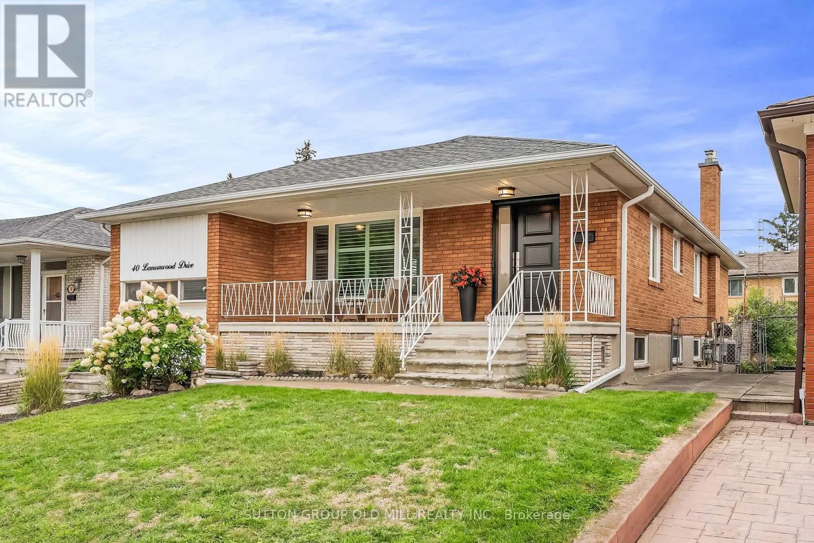 40 LEMONWOOD DRIVE